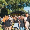 Aanschaf speciale rolstoelen voor festival